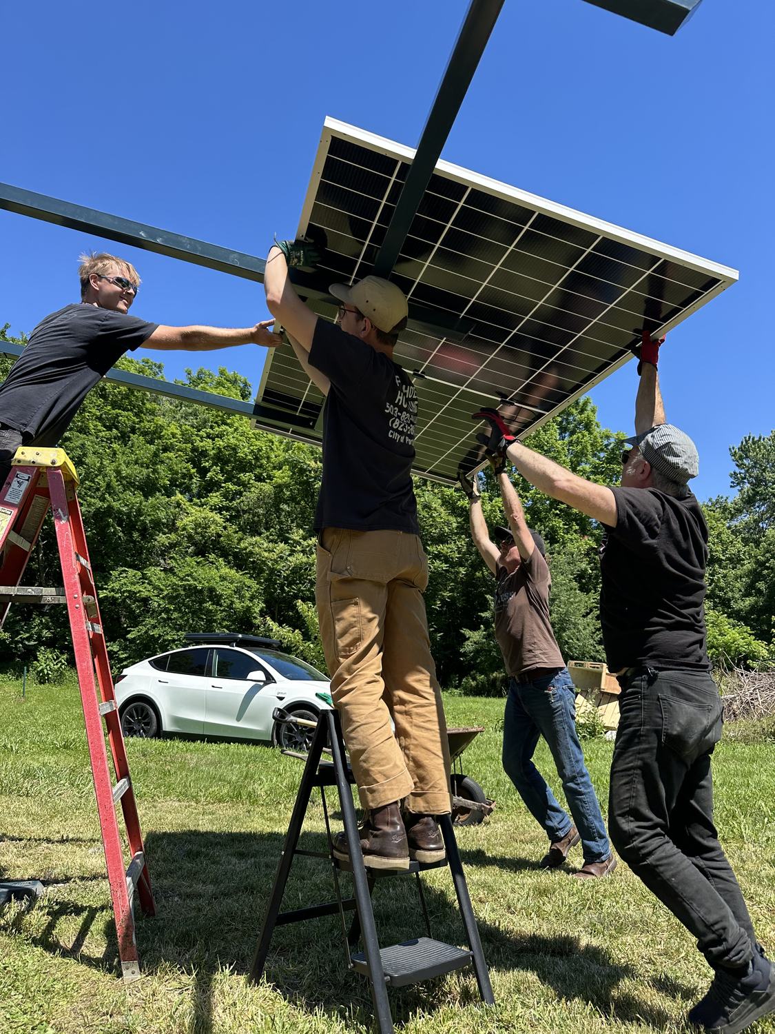 Mounting the solar panels onto the carport